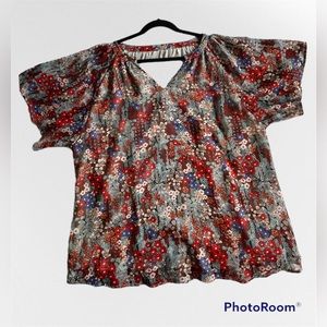 Floral, short sleeve 2xl blouse,  NWOT Sh0016
